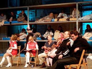 Feel
Tijdens One Flew over the Cuckoo's nest. Met Rederijkerskamer Moyses' Bosch